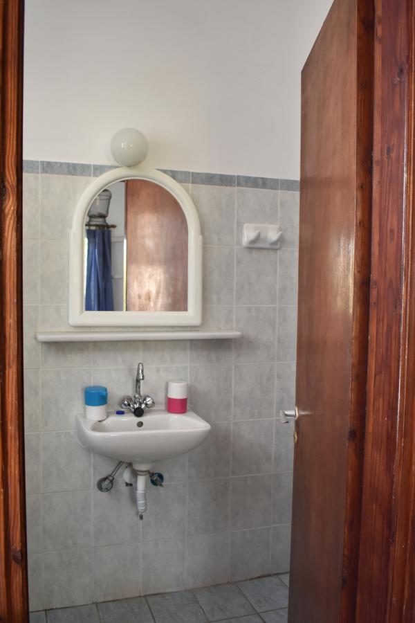 Alisahni Hotell Vári Exteriör bild