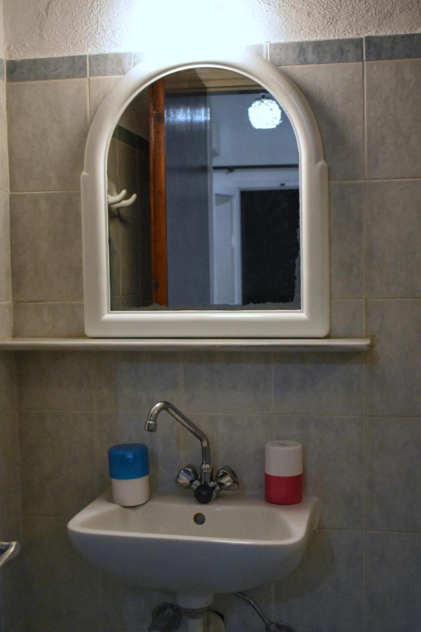 Alisahni Hotell Vári Exteriör bild