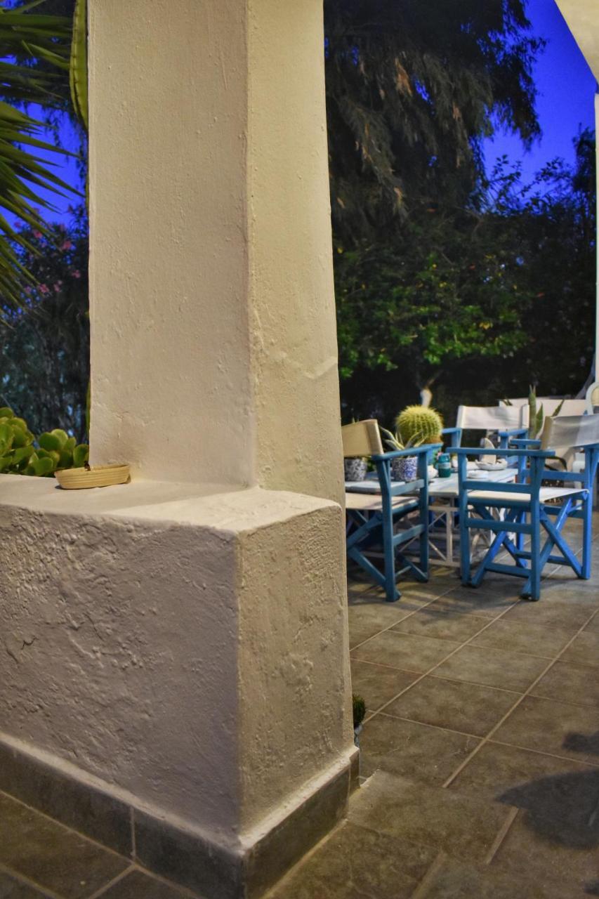 Alisahni Hotell Vári Exteriör bild